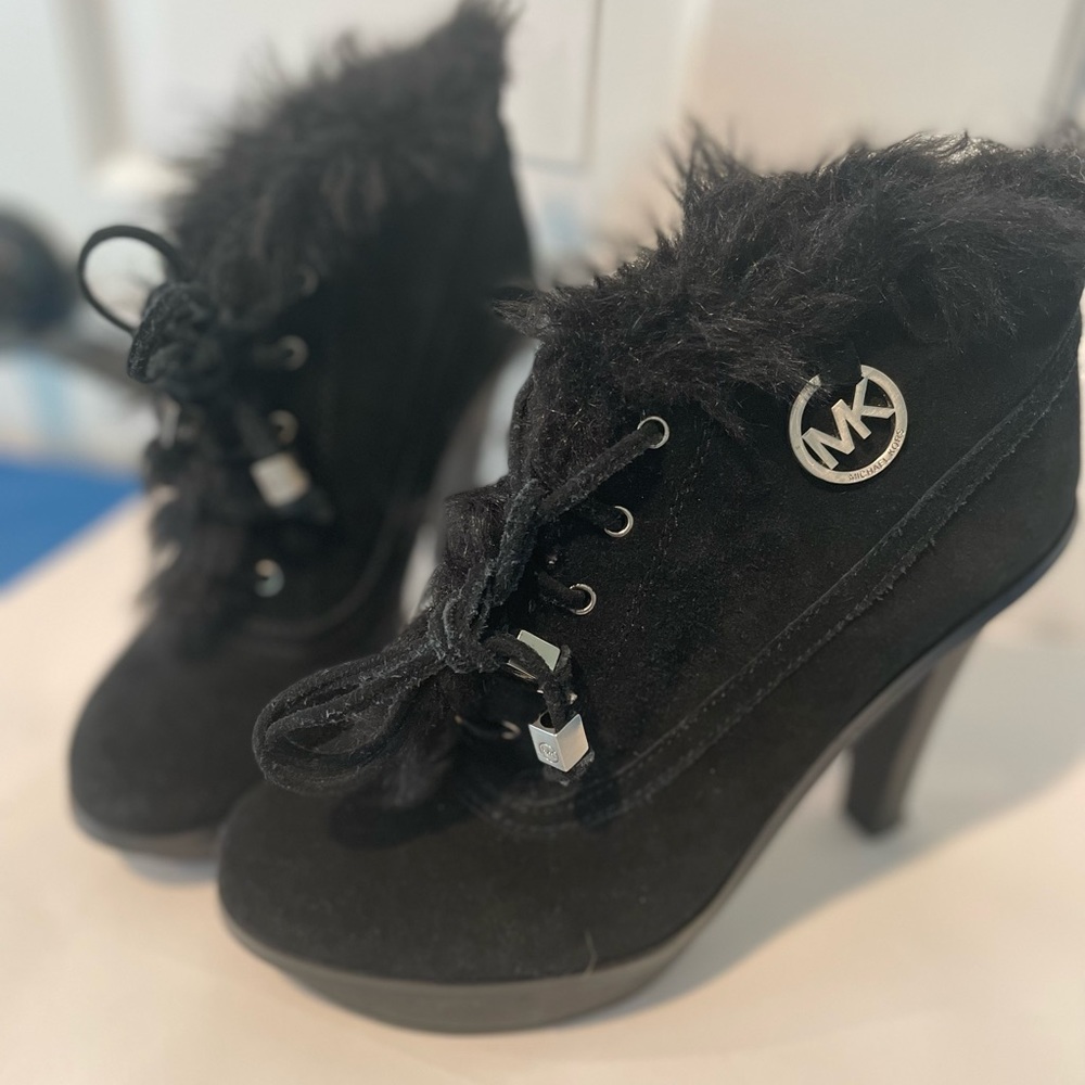 Black faux fur lined platform booties